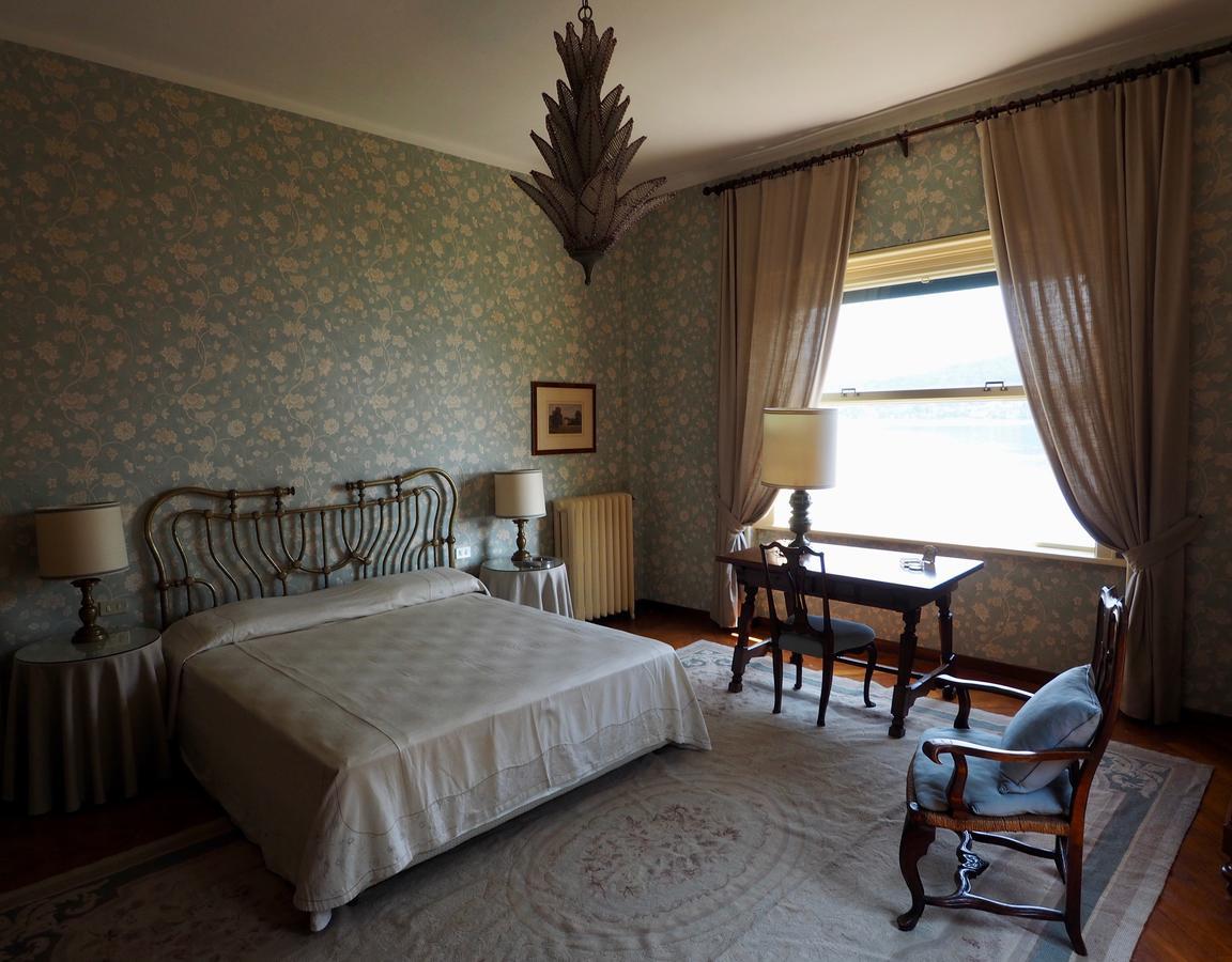 Casa Mondadori Bed and Breakfast Meina Exteriör bild