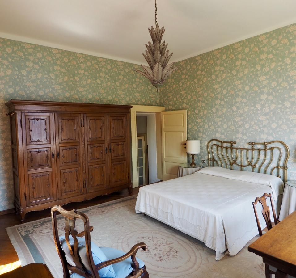 Casa Mondadori Bed and Breakfast Meina Exteriör bild