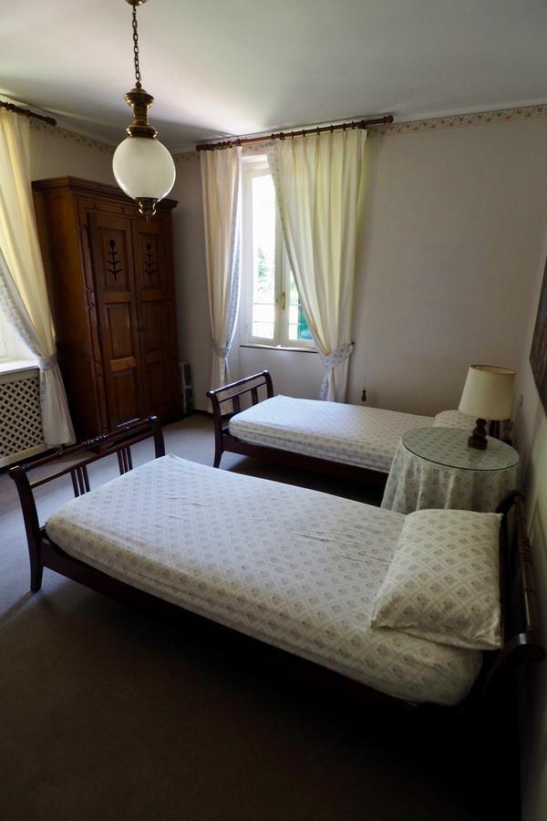 Casa Mondadori Bed and Breakfast Meina Exteriör bild